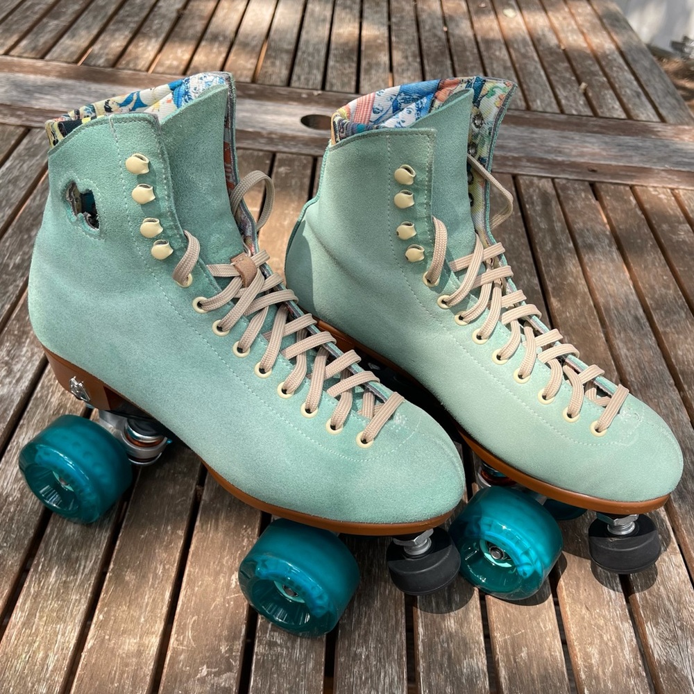 Moxi Lolly Floss Roller Skates Size 8 - Picture 2 of 15
